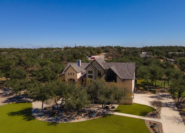 4-bedroom rental at 407 Havasu in Spring Branch, TX — photo 3