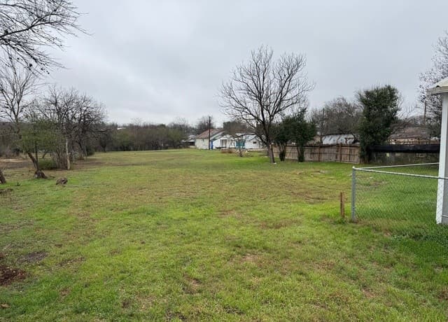 rental at 237 Chickering Ave in San Antonio, TX — photo 1