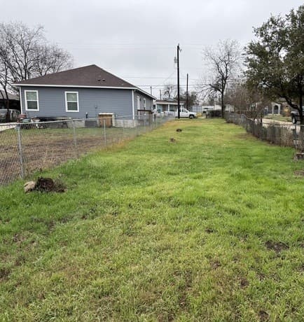 rental at 237 Chickering Ave in San Antonio, TX — photo 3