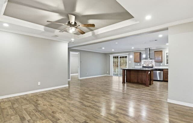 6-bedroom rental at 2383 Tomblin in Bigfoot, TX — photo 5