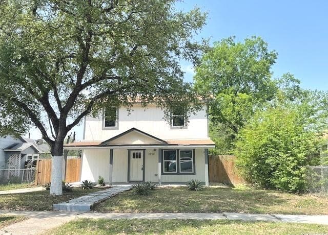 3-bedroom rental at 2215 Saint Anthony in San Antonio, TX — photo 2