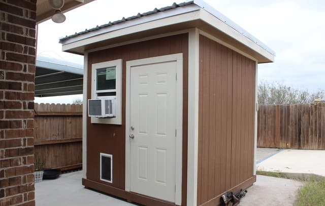 3-bedroom rental at 137 Lakeview Trace in Three Rivers, TX — photo 5