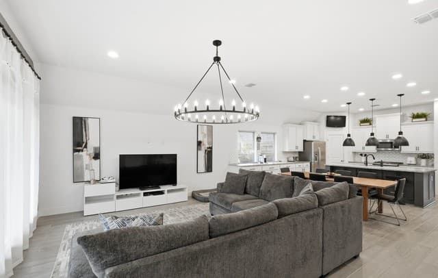4-bedroom rental at 14107 Rio Lobo in San Antonio, TX — photo 1
