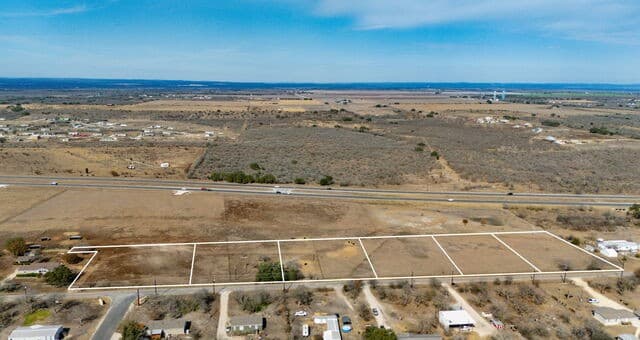 rental at LOT 2F Cr 4631 in Hondo, TX — photo 1