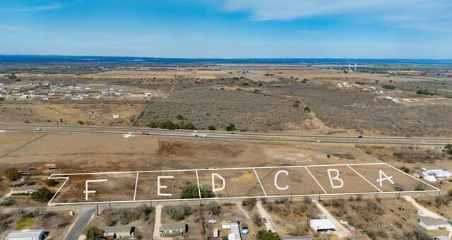 rental at LOT 2F Cr 4631 in Hondo, TX — photo 2