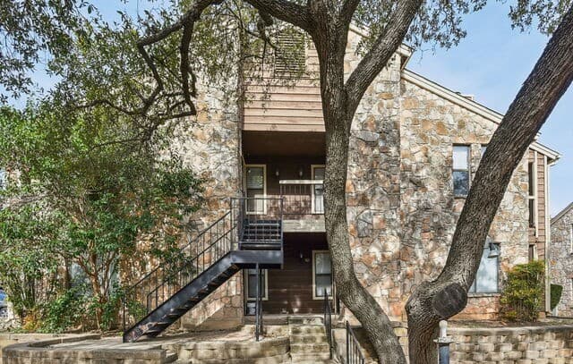 1-bedroom rental at 11520 Huebner Unit 504 in San Antonio, TX — photo 1