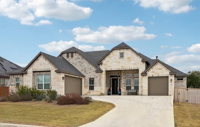 4-bedroom home for sale at 156 Moon in Castroville TX