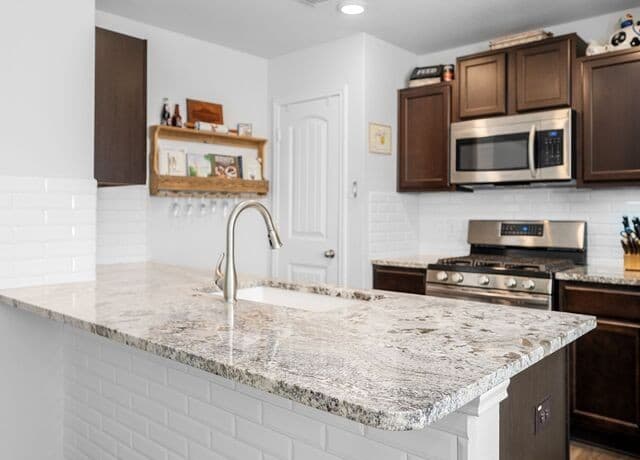 3-bedroom rental at 5526 Rosillo Gate in San Antonio, TX — photo 4