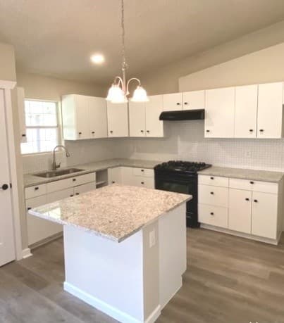 3-bedroom rental at 5830 Royal Haven in San Antonio, TX — photo 2