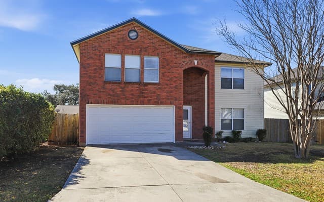 4-bedroom rental at 9918 Kelton Dr in San Antonio, TX — photo 1