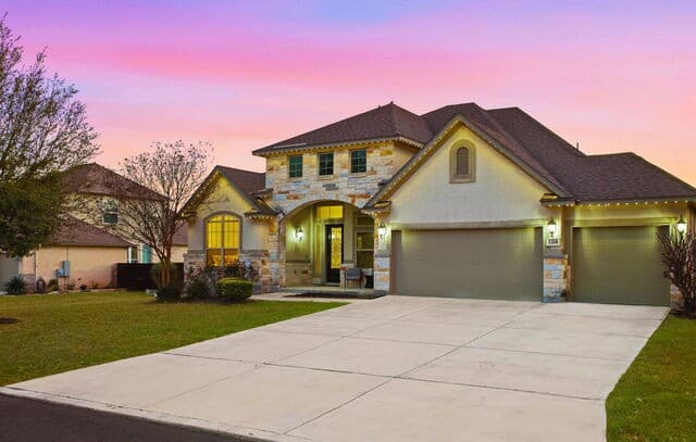 4-bedroom rental at 3208 Jasons Way in Marion, TX — photo 2