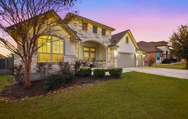 4-bedroom rental at 3208 Jasons Way in Marion, TX — photo 3