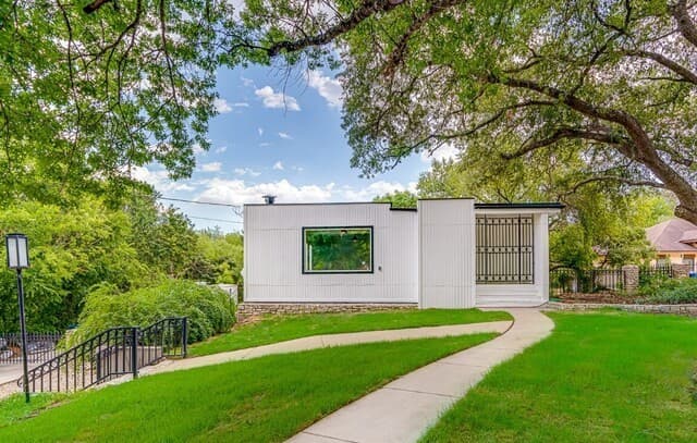 5-bedroom rental at 568 W Quill Dr in San Antonio, TX — photo 3