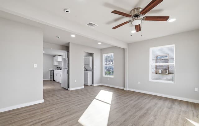 3-bedroom rental at 2042 Hicks in San Antonio, TX — photo 4