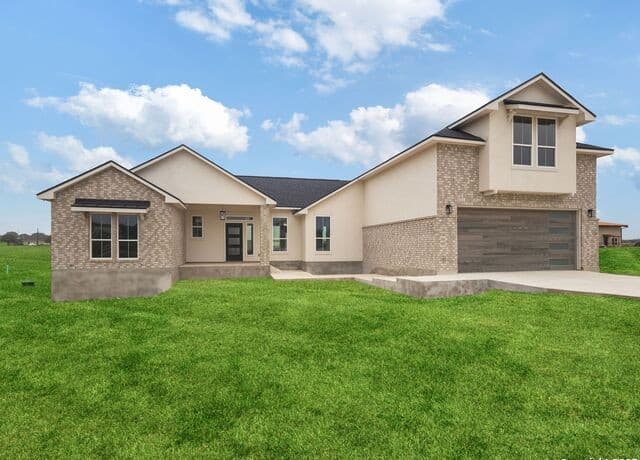 4-bedroom rental at 113 Hondo Vista in La Vernia, TX — photo 5