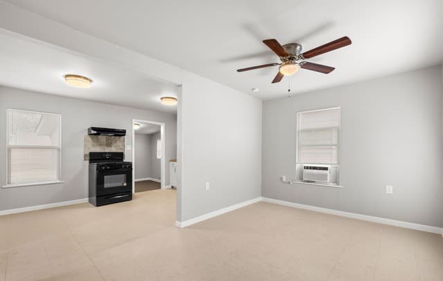 3-bedroom rental at 311 S San Joaquin in San Antonio, TX — photo 3