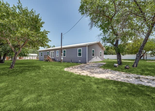 rental at 22806 Shady Forest Dr in Elmendorf, TX — photo 1