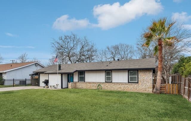 3-bedroom rental at 6267 Apple Valley in San Antonio, TX — photo 2