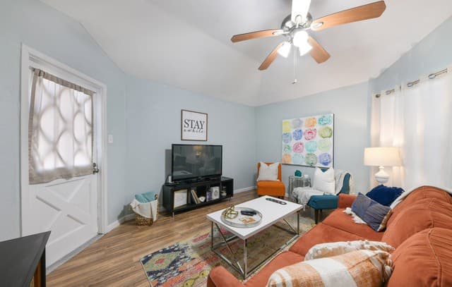 3-bedroom rental at 5607 Clearwood in San Antonio, TX — photo 3