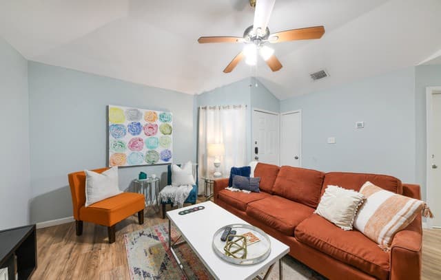 3-bedroom rental at 5607 Clearwood in San Antonio, TX — photo 4