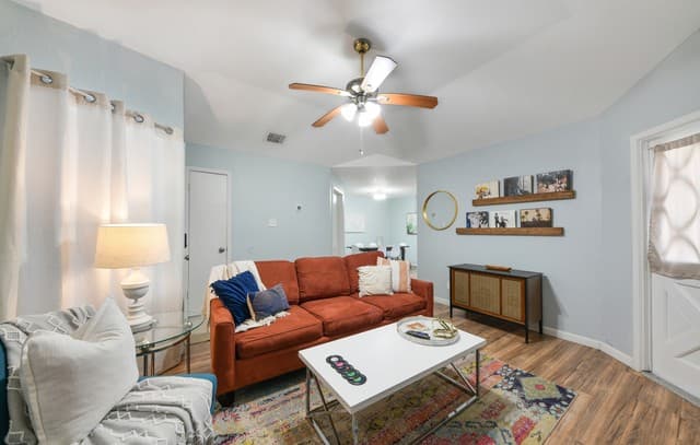 3-bedroom rental at 5607 Clearwood in San Antonio, TX — photo 5