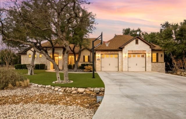 3-bedroom rental at 115 E Eli Chandler in Blanco, TX — photo 1