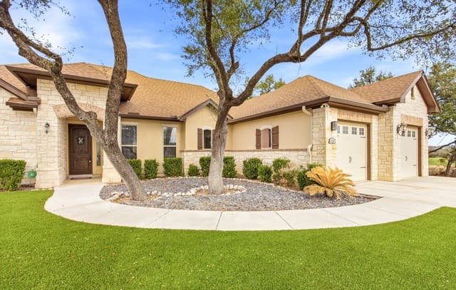 3-bedroom rental at 115 E Eli Chandler in Blanco, TX — photo 2