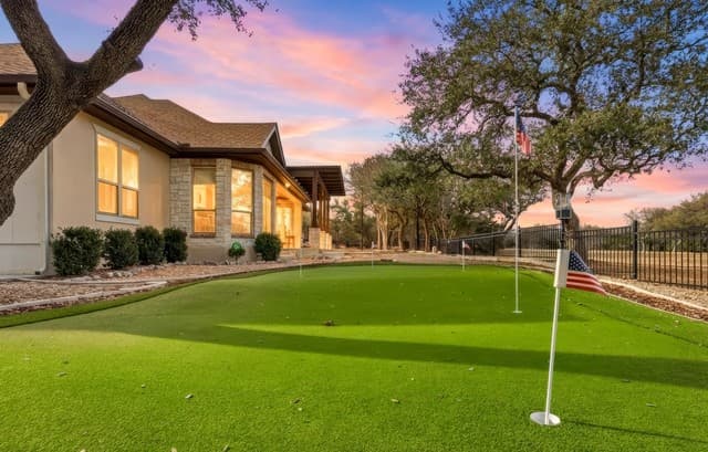 3-bedroom rental at 115 E Eli Chandler in Blanco, TX — photo 4