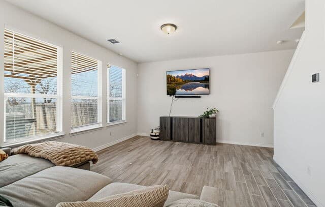 3-bedroom rental at 6826 Beltran Pass in San Antonio, TX — photo 2