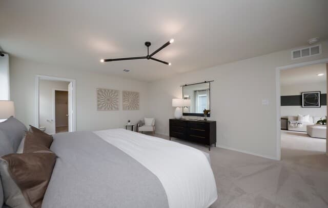 4-bedroom rental at 455 White Heron Way in Marion, TX — photo 2