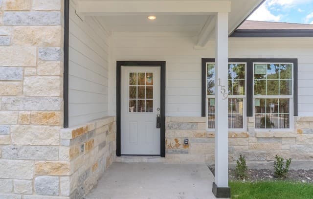 3-bedroom rental at 159 Allsup in San Antonio, TX — photo 3