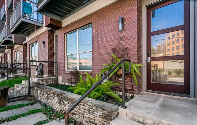 3-bedroom rental at 112 Newell Ave in San Antonio, TX — photo 2