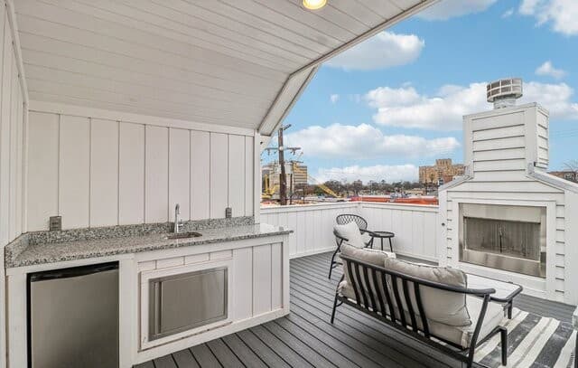 3-bedroom rental at 311 E Evergreen #1 in San Antonio, TX — photo 3
