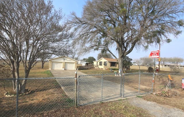 3-bedroom rental at 10961 Kosub Ln in San Antonio, TX — photo 1