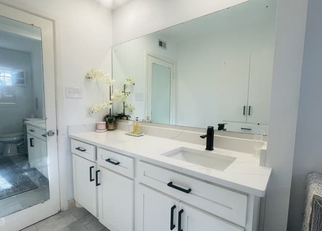 3-bedroom rental at 8702 Charro Ln in San Antonio, TX — photo 4
