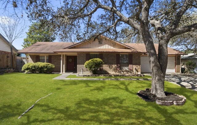 3-bedroom rental at 5815 Echoway in San Antonio, TX — photo 4
