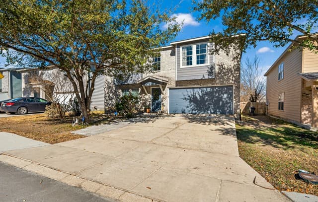 4-bedroom rental at 4842 Heather Pass in San Antonio, TX — photo 1