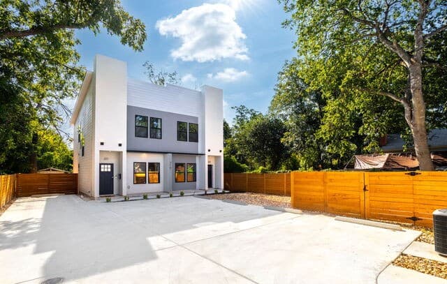 rental at 210 Piedmont in San Antonio, TX — photo 3