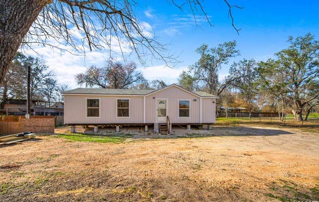 3-bedroom home for sale at 23307 Hickory Shadow in Elmendorf TX