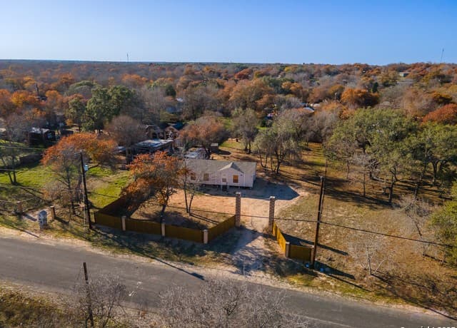 Home for sale at 23307 Hickory Shadow in Elmendorf, TX — photo 3