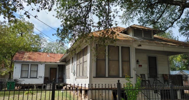 3-bedroom rental at 309 Willow in San Antonio, TX — photo 1