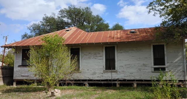 3-bedroom rental at 309 Willow in San Antonio, TX — photo 4