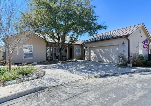 3-bedroom home for sale at 10 Bryanston in San Antonio TX