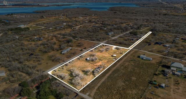 rental at 13245 Laguna Rd in San Antonio, TX — photo 2