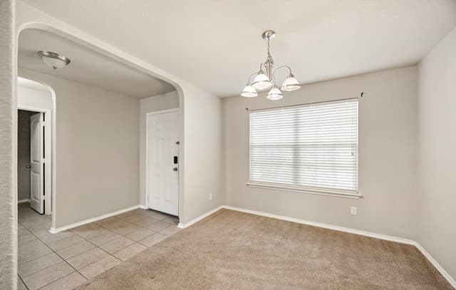 5-bedroom rental at 7202 Galaxy Brk in San Antonio, TX — photo 5