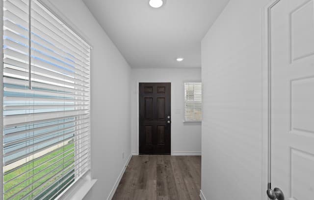 3-bedroom rental at 11905 Remuda Canyon in San Antonio, TX — photo 2