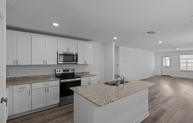 3-bedroom rental at 11905 Remuda Canyon in San Antonio, TX — photo 4
