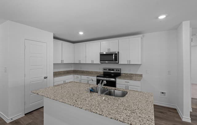 3-bedroom rental at 11905 Remuda Canyon in San Antonio, TX — photo 5