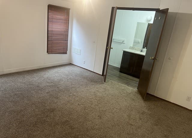3-bedroom rental at 2901 Southern Breeze in Hondo, TX — photo 3