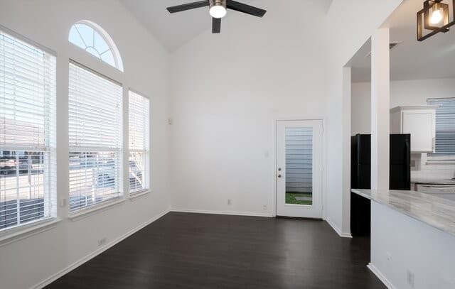 2-bedroom rental at 7714 Crown Ledge in San Antonio, TX — photo 5
